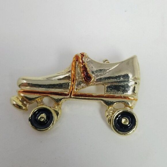 Vintage Roller Skate Brooch, Gold Tone Enamel Retro Design, Estate Derby - Picture 1 of 5
